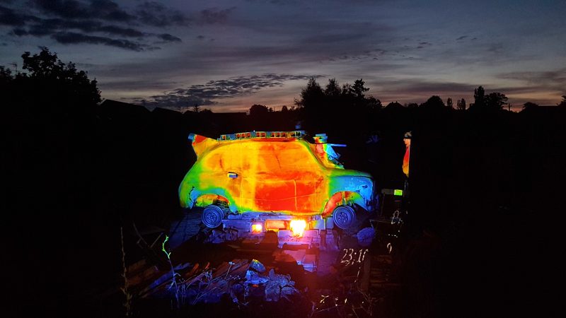 projection de la cam&eacute;ra thermique sur le four-voiture