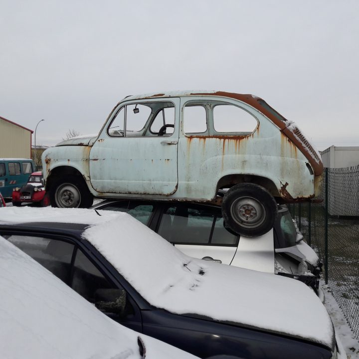 la Fiat 600 au garage de Gien